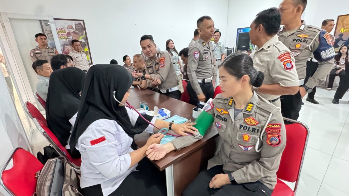 Jelang Hari Lalu Lintas ke-71, Ditlantas Polda Sulteng Libatkan Ojol Ikut Berpartisipasi Donor Darah
