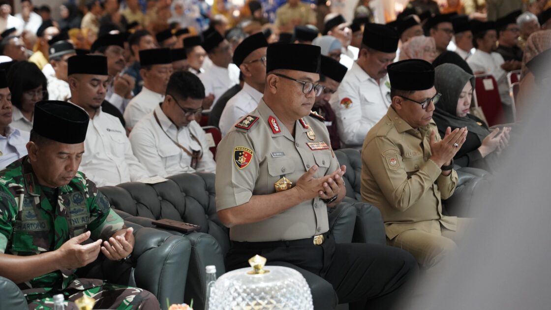 Momen Hangat Perayaan Maulid, Kapolda Bersama Pemda Komitmen Jaga Kedamaian Sulbar