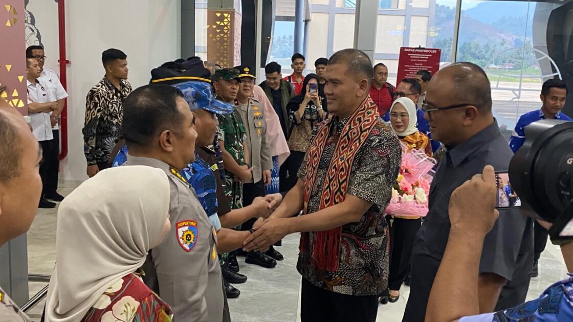 Disambut Hangat di Bumi Malaqbi, Irjen Pol Totok Suharyanto Awali Kepemimpinan dengan Semangat Kebersamaan