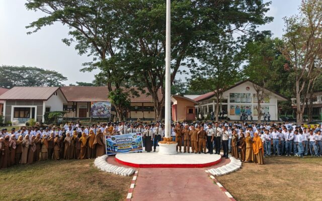 Bapas Kelas II Kendari Sosialisasikan Undang-Undang Sistem Peradilan Pidana Anak dan Kenakalan Remaja di SMK Negeri 2 Kendari