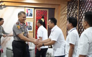 Atasi Antrean Panjang SPBU di Sulbar, Kapolda dan Pertamina Siapkan Strategi Khusus Termasuk Pembentukan Tim Gabungan