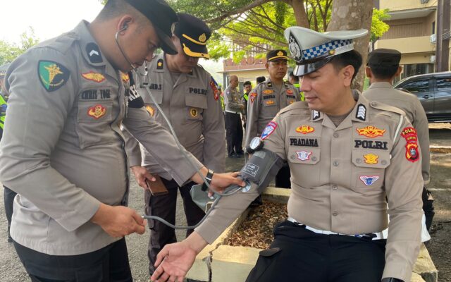 Pastikan Pelaksanaan Tugas Operasi Patuh Maksimal, Personel Polda Sulbar Rutin Cek Kesehatan